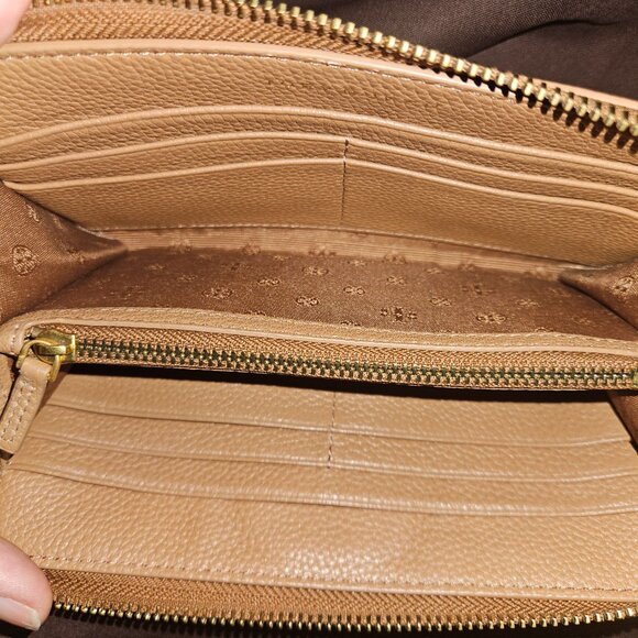 TORY BURCH Britten Zip Continental Wallet with COA - Picture 11 of 12